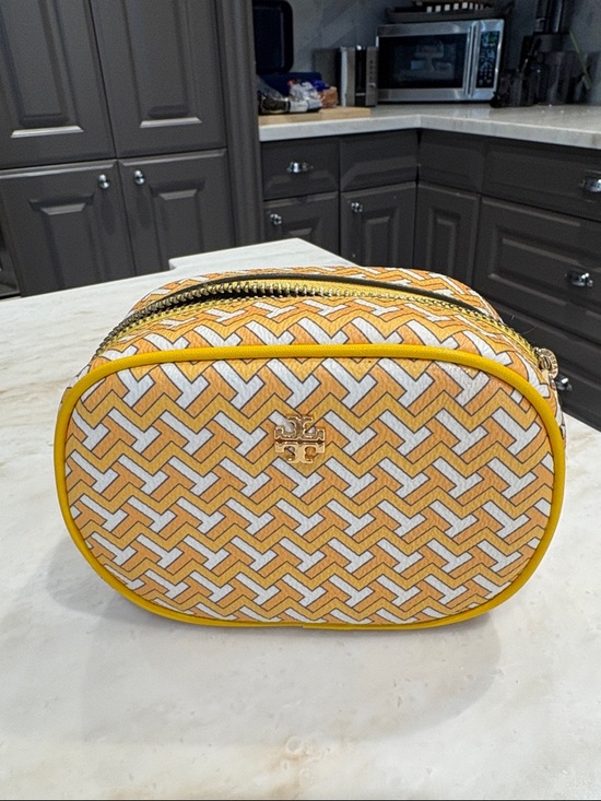 Tory Burch Handbags - Tory Burch Yellow Geometric Cosmetic Crossbody Pouch